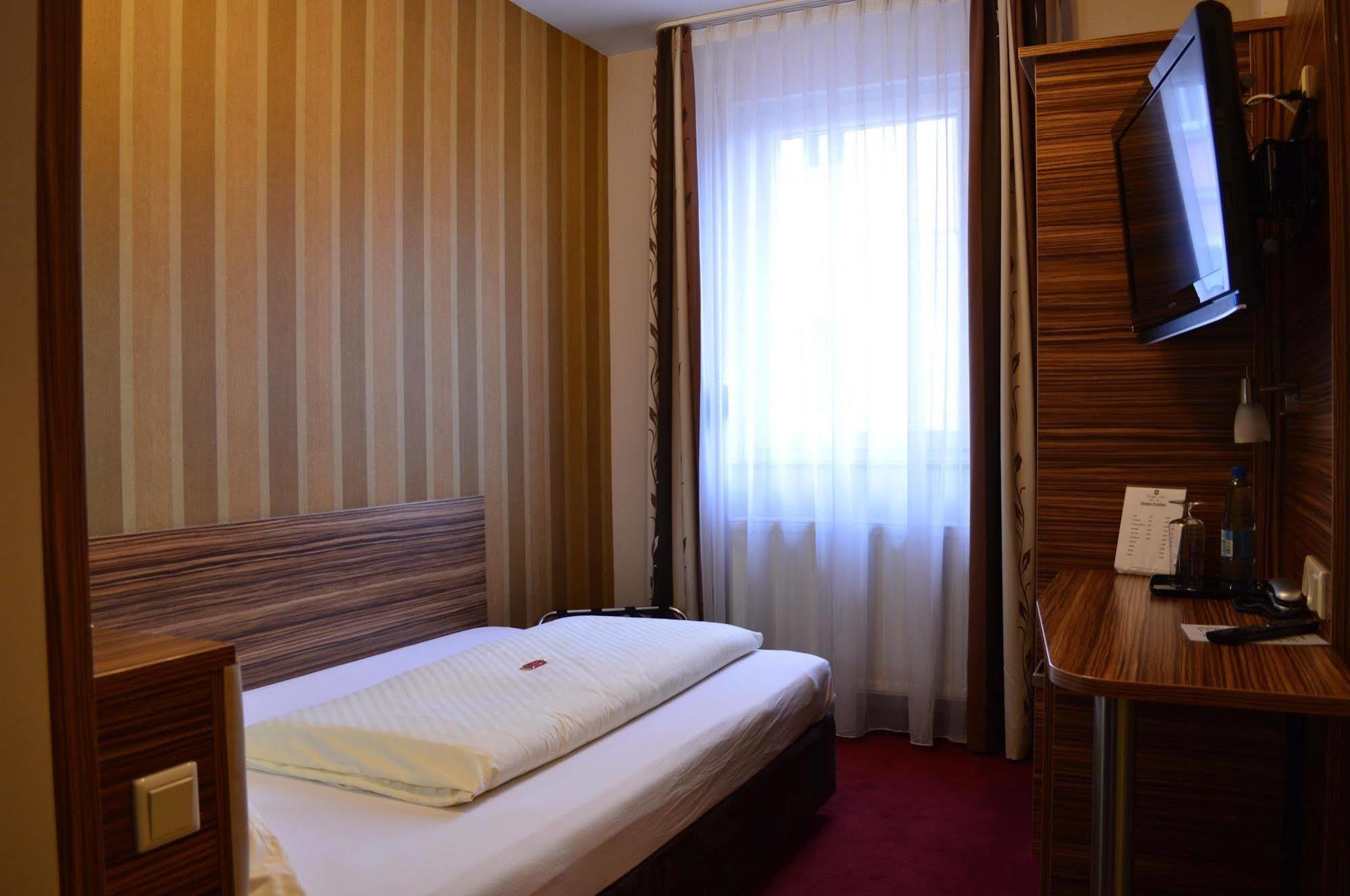 Отель Erde 3*